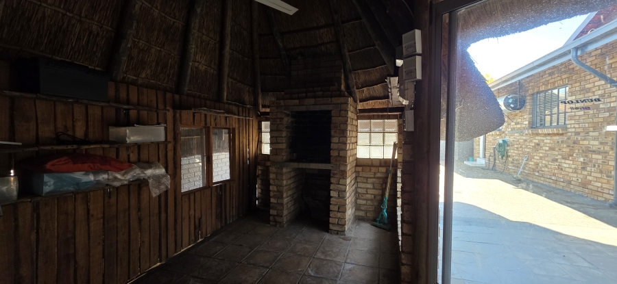 3 Bedroom Property for Sale in Protea Park North West